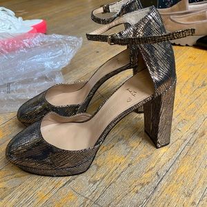 Gold platforms Banana Republic